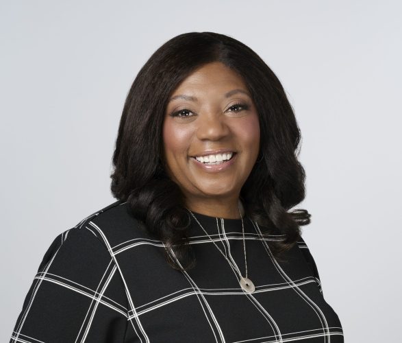 Danni Hill headshot.